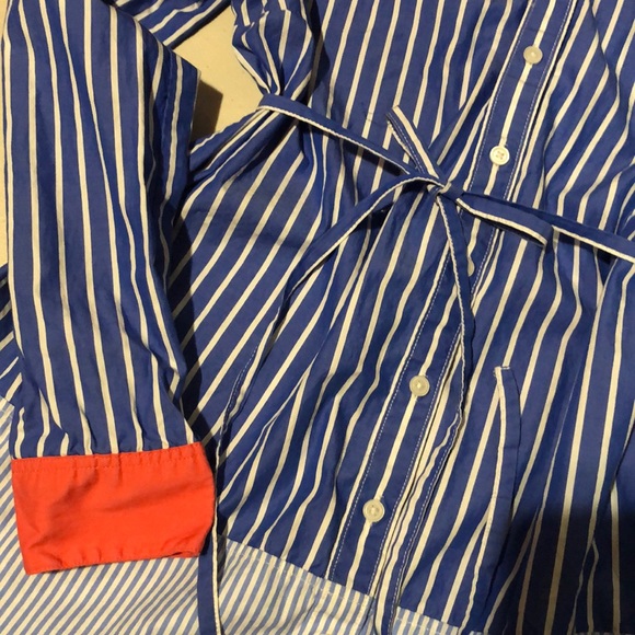 GAP Maternity Button Up Top - Picture 3 of 4